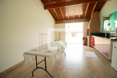 Casa à venda com 329m², 5 quartos e 3 vagasChurrasqueira