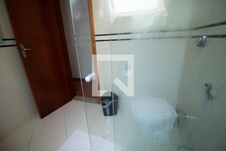 Casa à venda com 329m², 5 quartos e 3 vagasBanheiro 2