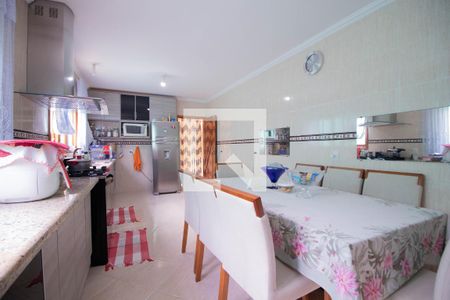 Casa à venda com 329m², 5 quartos e 3 vagasCozinha