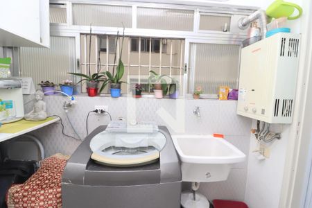 Apartamento à venda com 70m², 2 quartos e 1 vagaÁrea de Serviço