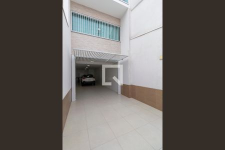 Casa à venda com 210m², 3 quartos e 3 vagas Casa à venda com 210m², 3 quartos e 3 vagasGaragem