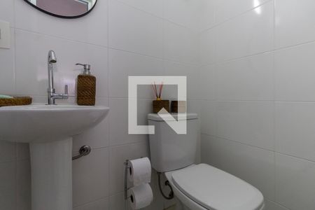 Casa à venda com 210m², 3 quartos e 3 vagas Casa à venda com 210m², 3 quartos e 3 vagasLavabo Externo
