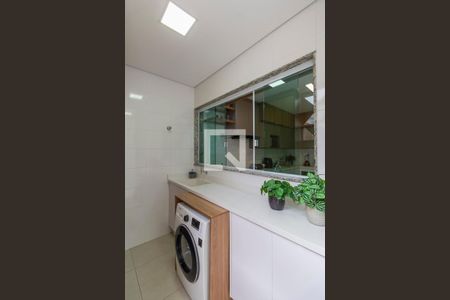 Casa à venda com 210m², 3 quartos e 3 vagas Casa à venda com 210m², 3 quartos e 3 vagasÁrea de Serviço
