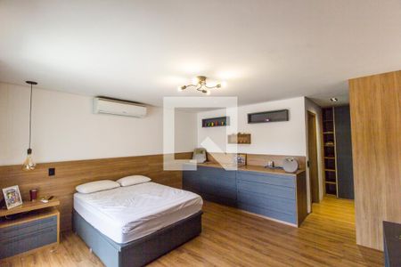 Casa de condomínio à venda com 554m², 4 quartos e 4 vagas Casa de condomínio à venda com 554m², 4 quartos e 4 vagasSuíte 2