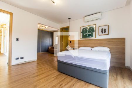 Casa de condomínio à venda com 554m², 4 quartos e 4 vagas Casa de condomínio à venda com 554m², 4 quartos e 4 vagasSuíte 3