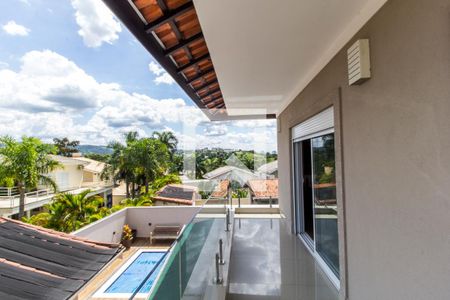 Casa de condomínio à venda com 554m², 4 quartos e 4 vagas Casa de condomínio à venda com 554m², 4 quartos e 4 vagasVaranda