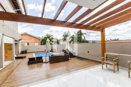 Casa de condomínio à venda com 554m², 4 quartos e 4 vagas Casa de condomínio à venda com 554m², 4 quartos e 4 vagasVista da Sala