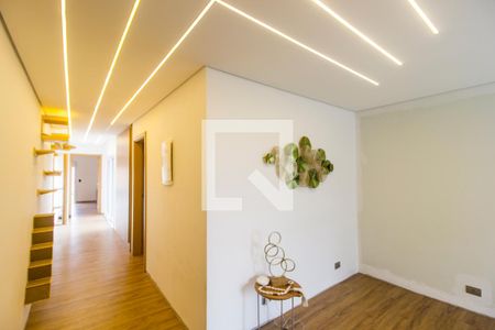 Casa de condomínio à venda com 554m², 4 quartos e 4 vagas Casa de condomínio à venda com 554m², 4 quartos e 4 vagasSala