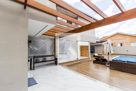 Casa de condomínio à venda com 554m², 4 quartos e 4 vagas Casa de condomínio à venda com 554m², 4 quartos e 4 vagasVaranda