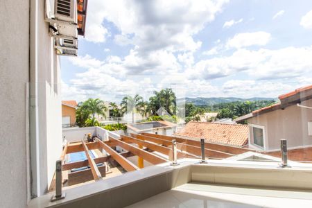 Casa de condomínio à venda com 554m², 4 quartos e 4 vagas Casa de condomínio à venda com 554m², 4 quartos e 4 vagasVaranda