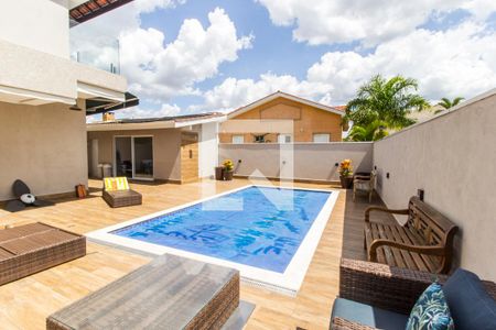 Casa de condomínio à venda com 554m², 4 quartos e 4 vagas Casa de condomínio à venda com 554m², 4 quartos e 4 vagasPiscina
