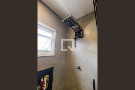 Casa de condomínio à venda com 554m², 4 quartos e 4 vagas Casa de condomínio à venda com 554m², 4 quartos e 4 vagasDetalhe do Banheiro da Suite