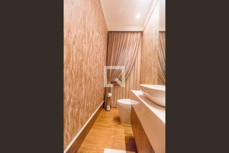 Casa de condomínio à venda com 554m², 4 quartos e 4 vagas Casa de condomínio à venda com 554m², 4 quartos e 4 vagasLavabo