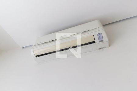 Casa de condomínio à venda com 554m², 4 quartos e 4 vagas Casa de condomínio à venda com 554m², 4 quartos e 4 vagasDetalhe Sala