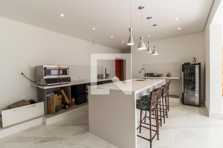 Casa de condomínio à venda com 554m², 4 quartos e 4 vagas Casa de condomínio à venda com 554m², 4 quartos e 4 vagasCozinha