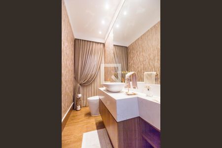 Casa de condomínio à venda com 554m², 4 quartos e 4 vagas Casa de condomínio à venda com 554m², 4 quartos e 4 vagasLavabo