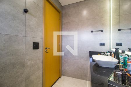 Casa de condomínio à venda com 554m², 4 quartos e 4 vagas Casa de condomínio à venda com 554m², 4 quartos e 4 vagasBanheiro da Suíte 3