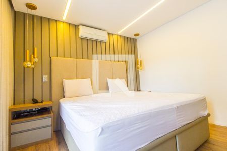 Casa de condomínio à venda com 554m², 4 quartos e 4 vagas Casa de condomínio à venda com 554m², 4 quartos e 4 vagasSuíte 1