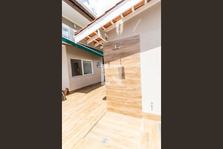 Casa de condomínio à venda com 554m², 4 quartos e 4 vagas Casa de condomínio à venda com 554m², 4 quartos e 4 vagasPiscina