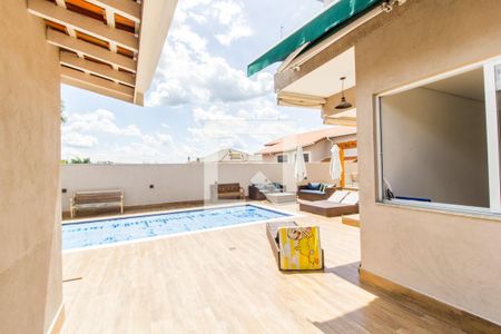 Casa de condomínio à venda com 554m², 4 quartos e 4 vagas Casa de condomínio à venda com 554m², 4 quartos e 4 vagasÁrea de Serviço