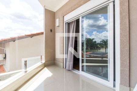 Casa de condomínio à venda com 554m², 4 quartos e 4 vagas Casa de condomínio à venda com 554m², 4 quartos e 4 vagasVaranda