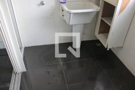 Apartamento à venda com 77m², 3 quartos e 1 vagaÁrea de serviço/Lavanderia