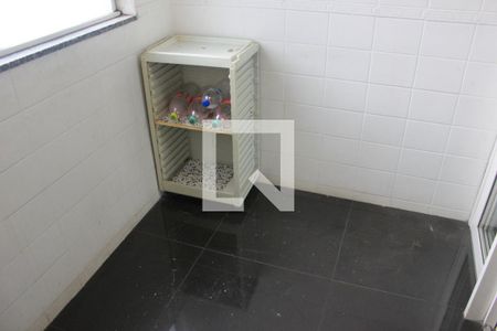 Apartamento à venda com 77m², 3 quartos e 1 vagaÁrea de serviço/Lavanderia