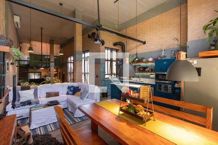 Casa à venda com 230m², 2 quartos e 2 vagas Casa à venda com 230m², 2 quartos e 2 vagasSala Tv/Cozinha