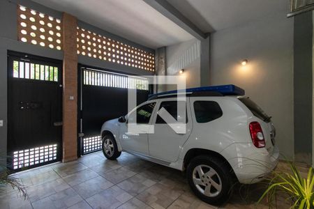 Casa à venda com 230m², 2 quartos e 2 vagas Casa à venda com 230m², 2 quartos e 2 vagasGaragem