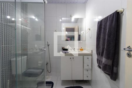 Casa à venda com 230m², 2 quartos e 2 vagas Casa à venda com 230m², 2 quartos e 2 vagasBanheiro do Quarto 2