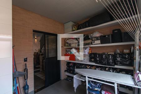 Casa à venda com 230m², 2 quartos e 2 vagas Casa à venda com 230m², 2 quartos e 2 vagasÁrea de Serviço