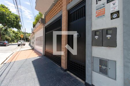 Casa à venda com 230m², 2 quartos e 2 vagas Casa à venda com 230m², 2 quartos e 2 vagasFachada