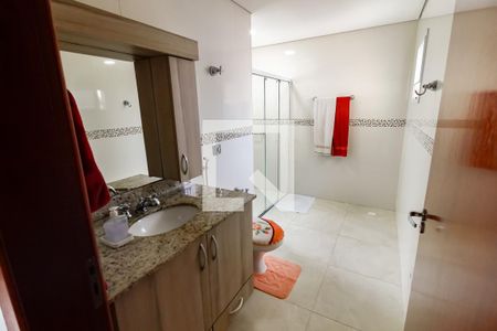 Casa à venda com 297m², 4 quartos e 6 vagasBanheiro da Suíte