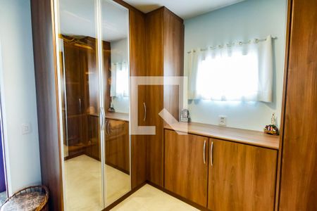 Casa à venda com 297m², 4 quartos e 6 vagasCloset da suíte