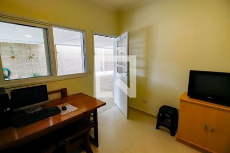 Casa à venda com 297m², 4 quartos e 6 vagasEdícula - Sala