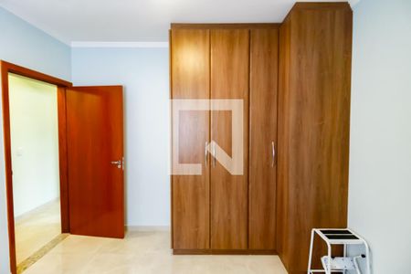 Casa à venda com 297m², 4 quartos e 6 vagasQuarto 1 - Armários