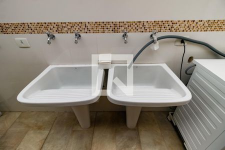 Casa à venda com 297m², 4 quartos e 6 vagasDetalhe da area de serviço