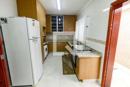 Casa à venda com 297m², 4 quartos e 6 vagasCozinha - Armários