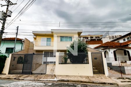 Casa à venda com 297m², 4 quartos e 6 vagasFachada Casa