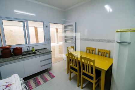Casa à venda com 297m², 4 quartos e 6 vagasEdícula - Cozinha
