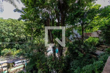 Casa à venda com 600m², 5 quartos e 3 vagas Casa à venda com 600m², 5 quartos e 3 vagasVista da Suite Master