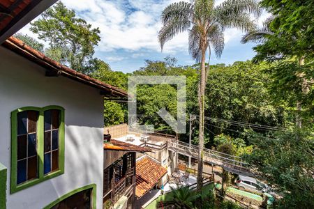 Casa à venda com 600m², 5 quartos e 3 vagas Casa à venda com 600m², 5 quartos e 3 vagasVista da Suite Master
