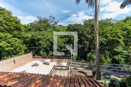 Casa à venda com 600m², 5 quartos e 3 vagas Casa à venda com 600m², 5 quartos e 3 vagasVaranda da sala de TV