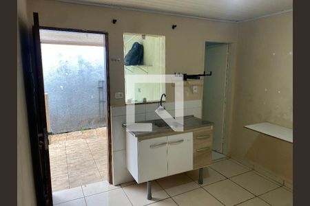 Casa à venda com 585m², 6 quartos e 4 vagas Casa à venda com 585m², 6 quartos e 4 vagasCasa 03 -Cozinha