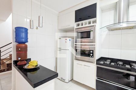 Casa à venda com 221m², 4 quartos e 3 vagasCozinha da casa 2
