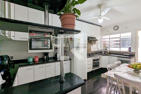 Casa à venda com 221m², 4 quartos e 3 vagasCozinha da casa 1