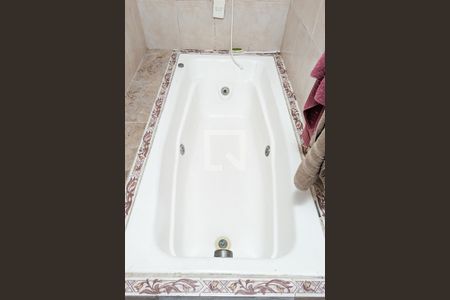 Casa à venda com 221m², 4 quartos e 3 vagasBanheiro da suíte da casa 1