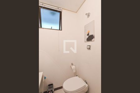 Casa à venda com 221m², 4 quartos e 3 vagasLavabo da casa 2