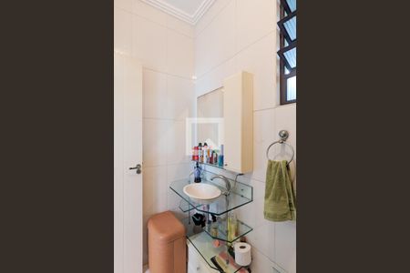 Casa à venda com 221m², 4 quartos e 3 vagasBanheiro da casa 1