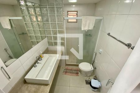 Apartamento à venda com 210m², 5 quartos e 1 vaga Apartamento à venda com 210m², 5 quartos e 1 vagaBanheiro Social 2
